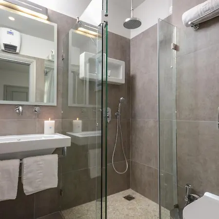 Grotta Otel Naxos City