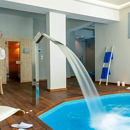 Grotta Hotel 2*