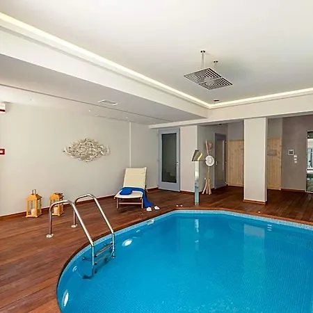 Grotta Hotel