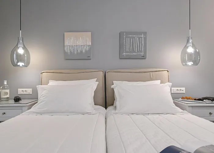 Grotta 2* Naxos City